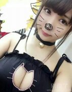 姑娘的喵星人打扮，很性感