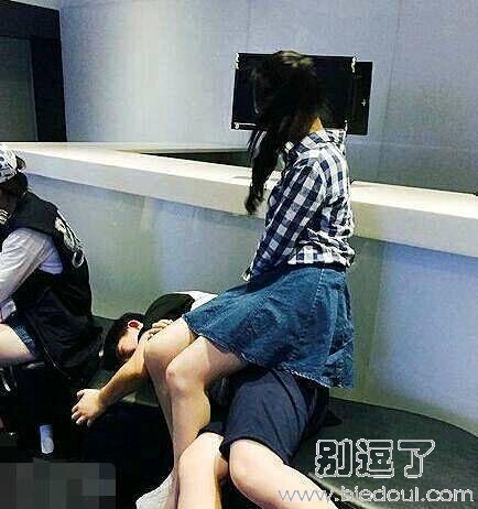 男朋友只能有苦往肚里咽 男朋友只能有苦往肚里咽