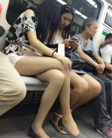 多看了两眼 多看了两眼