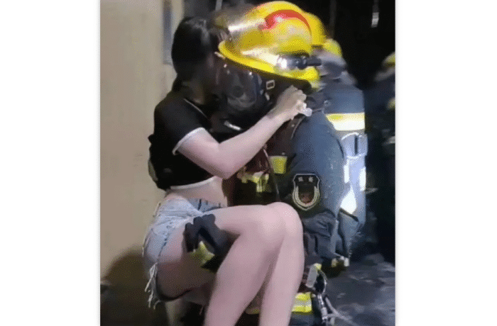 “如何用藏头诗向女友表白?”哇哈哈哈哈哈,这届网友太坏了! “如何用藏头诗向女友表白?”哇哈哈哈哈哈,这届网友太坏了!