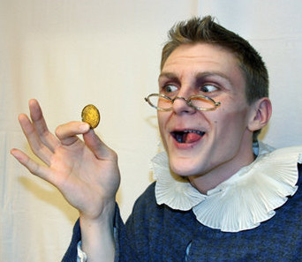 只好拿我自己的锤子来用了