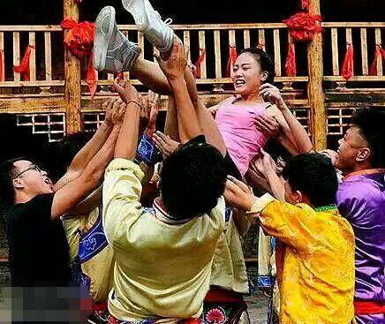 把妹子都吓的花容失色了