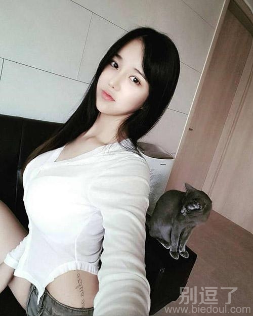 漂亮的美女。。。 漂亮的美女。。。