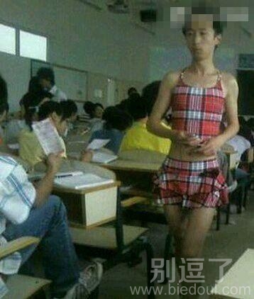 身材不错，性别略有差错