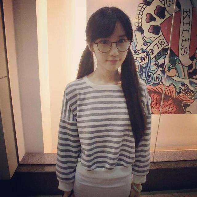 “出差在外给老公发照片,他就是不信我!”哈哈哈拍照的人是谁? “出差在外给老公发照片,他就是不信我!”哈哈哈拍照的人是谁?