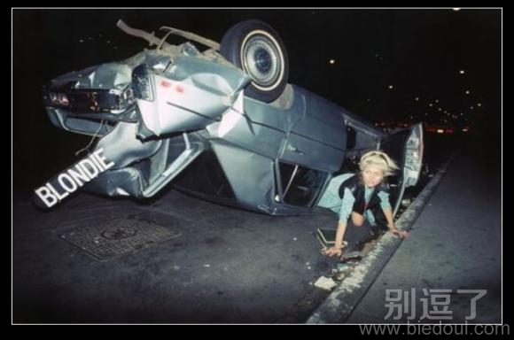这车子也太有型了。 这车子也太有型了。