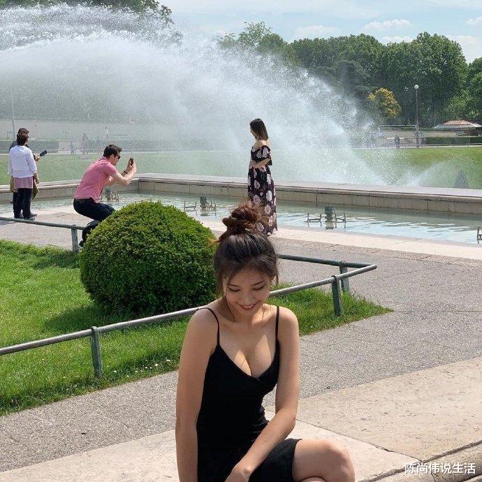 “网上买了一件衣服,结果我妈怀疑我是变态?”哇哈哈哈哈~ “网上买了一件衣服,结果我妈怀疑我是变态?”哇哈哈哈哈~