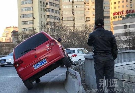 一辆有才的汽车。 一辆有才的汽车。