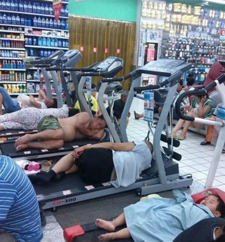 夏天没事就去蹭空调