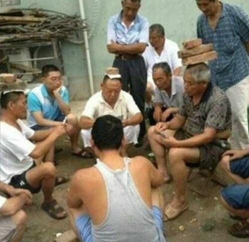 都上板砖了