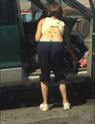 有个美女一直看着我，都不好意思了