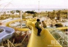 你们敢玩这个滑梯吗