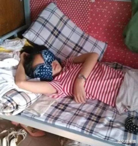 “反正人长得美,穿衣服就任性,走在大街上也不用怕尴尬”哈哈哈哈哈!!! “反正人长得美,穿衣服就任性,走在大街上也不用怕尴尬”哈哈哈哈哈!!!