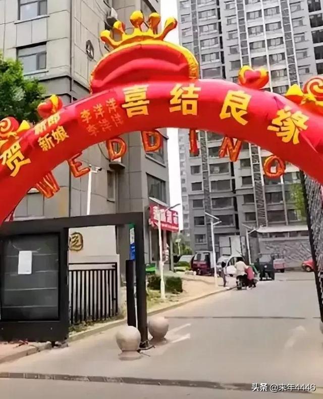 “追了一年的女友在我家洗完澡后，我陷入了沉思...”放弃吧哥们