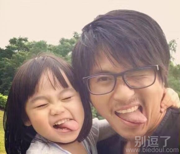 明星也搞笑，好有爱！
