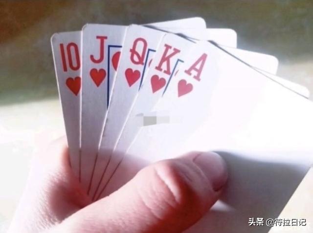 笑死我了,出差一周,家里人给装修的新房子,网友:这是主墓室吧 笑死我了,出差一周,家里人给装修的新房子,网友:这是主墓室吧