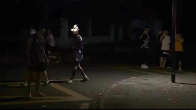 那些猝不及防的神转折…真是连腰都闪到了呢!哈哈哈 那些猝不及防的神转折…真是连腰都闪到了呢!哈哈哈
