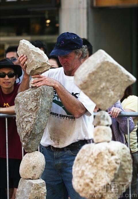 这石头怎么堆得这么高的