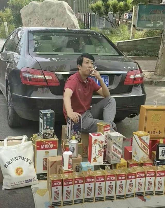 妹妹吵着跟哥哥上山掏马蜂窝,俩人回家就成这样了,这该怎么办? 妹妹吵着跟哥哥上山掏马蜂窝,俩人回家就成这样了,这该怎么办?