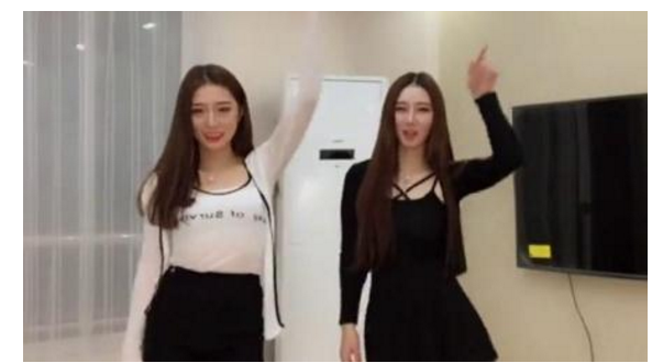 “女友带闺蜜来我家玩她们一直在那晃我都受不了该怎么办”哈哈哈 “女友带闺蜜来我家玩她们一直在那晃我都受不了该怎么办”哈哈哈