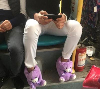 哥们穿这个出来你好大的胆子呀