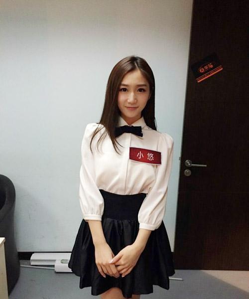 妹子昨晚干什么了,连路都走不好了,不敢想象画面哈哈 妹子昨晚干什么了,连路都走不好了,不敢想象画面哈哈