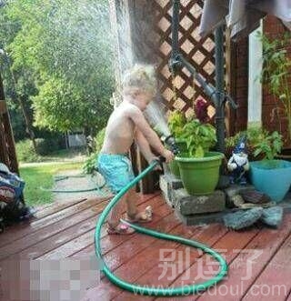 麻麻救命啊... 麻麻救命啊...