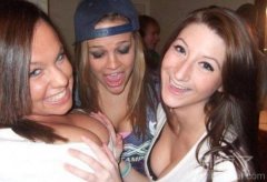 你们的牙齿都不太好呀！