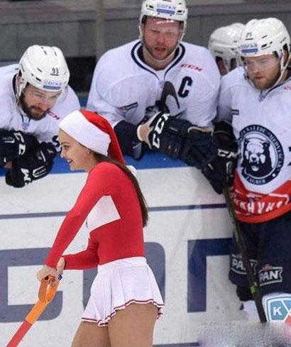 骚年,你到底在看什么呢? 骚年,你到底在看什么呢?