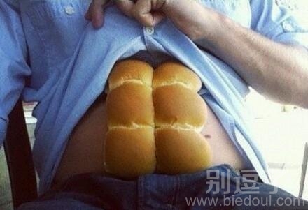 一个人的六块腹肌。 一个人的六块腹肌。