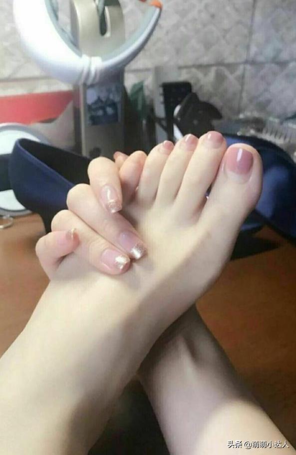 搞笑趣图 女同事约我去打台球,结果我输了一晚上 搞笑趣图 女同事约我去打台球,结果我输了一晚上
