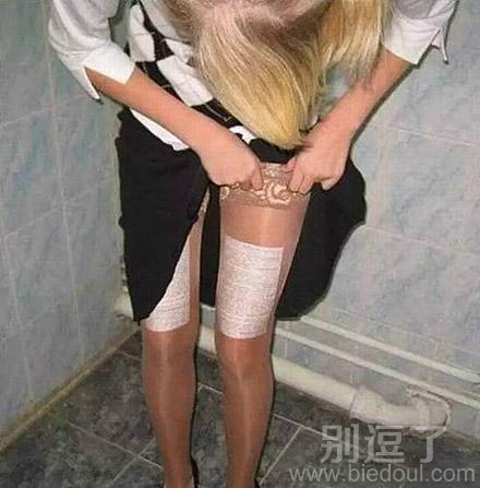 穿透明的丝袜！！