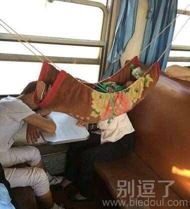 目测不是亲生的。。