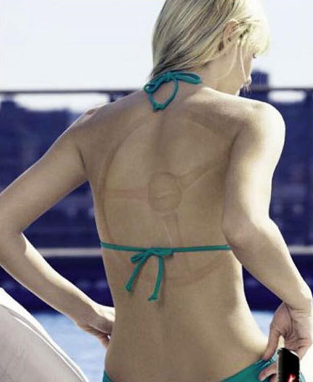 女友发来照片，还说是闺蜜拍的，后背上的方向盘痕迹是什么鬼？