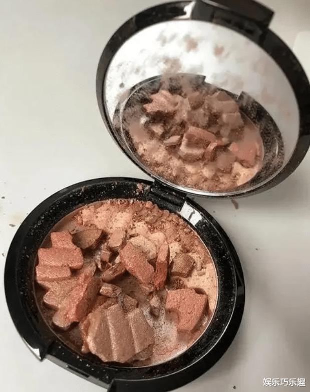 水库停用了,水库正中间捡的,这是什么骨头啊?太可怕了,哈哈哈 水库停用了,水库正中间捡的,这是什么骨头啊?太可怕了,哈哈哈