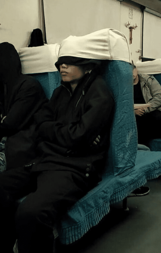 “手贱把系统改成了阿拉伯文,然后什么东西都是从右往左了!”哈哈哈哈哈 “手贱把系统改成了阿拉伯文,然后什么东西都是从右往左了!”哈哈哈哈哈