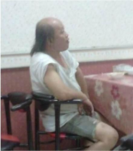 男友酒量不好就不要怪我绿他了，兄弟不也一样可以玩么？哈哈无情