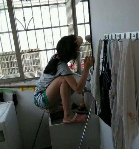 男友酒量不好就不要怪我绿他了,兄弟不也一样可以玩么?哈哈无情 男友酒量不好就不要怪我绿他了,兄弟不也一样可以玩么?哈哈无情