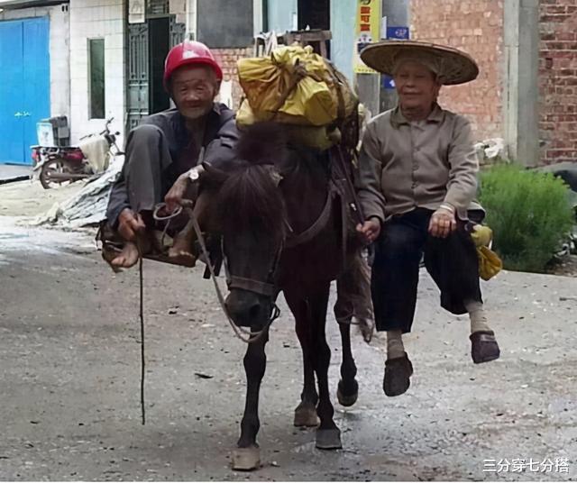 “爸,你为什么不跟小姨结婚??”差点没被妈妈打出翔~哈哈哈哈 “爸,你为什么不跟小姨结婚??”差点没被妈妈打出翔~哈哈哈哈