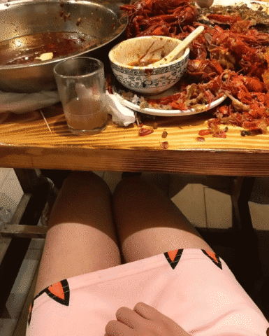 “地铁上看到的,我该怎么提醒她男朋友呢?”哈哈哈哈哈,兄弟想开点! “地铁上看到的,我该怎么提醒她男朋友呢?”哈哈哈哈哈,兄弟想开点!