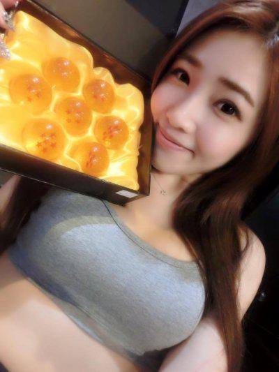 美女游戏主播爆私照