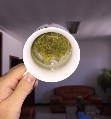 天冷的茶叶都冻上了