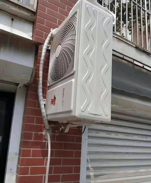 “没文化就不要出来装X了，翻车不尴尬吗？”哈哈哈哈笑尿了