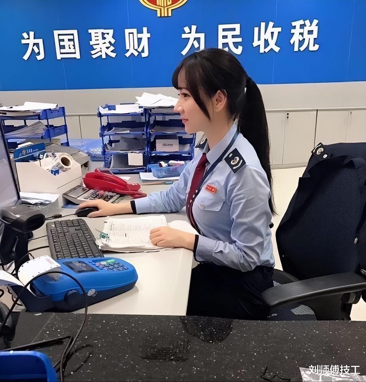 大厅里看到的姐姐，我怎么做才能引起她的注意？评论很真实