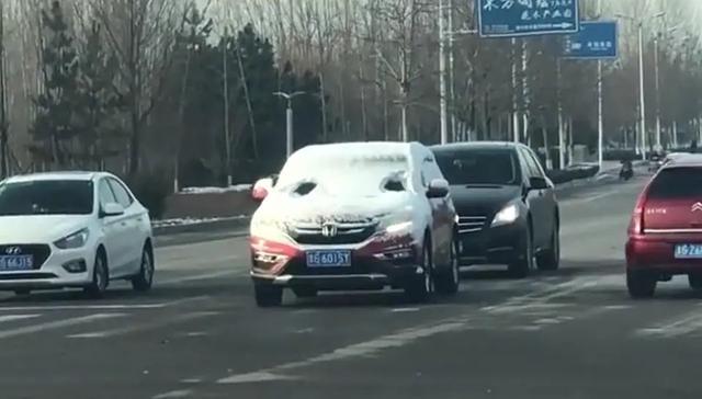 爆笑GIF图:敢发给女朋友看吗? 爆笑GIF图:敢发给女朋友看吗?