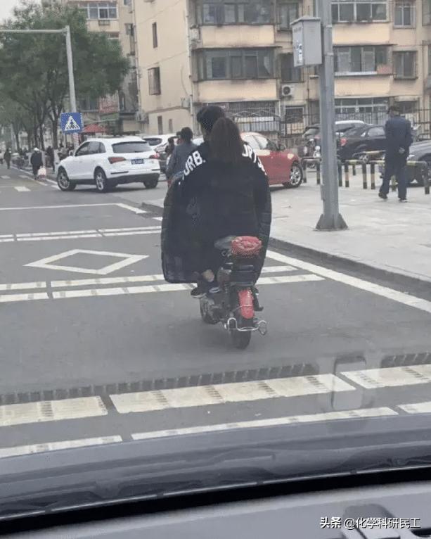 我怀疑你们在开车而且证据十足!哈哈哈哈哈哈哈哈老司机啊 我怀疑你们在开车而且证据十足!哈哈哈哈哈哈哈哈老司机啊