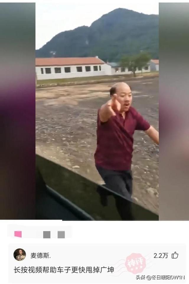 “这是我见过,最嚣张的两个摊位!”无所畏惧啊!哈哈哈 “这是我见过,最嚣张的两个摊位!”无所畏惧啊!哈哈哈