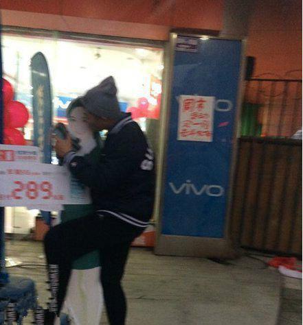 终于可以喝女神这么亲近了 终于可以喝女神这么亲近了