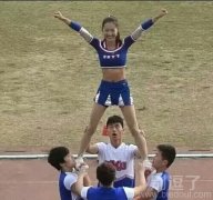 骚年是被什么雷到了 骚年是被什么雷到了
