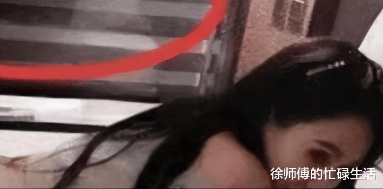 给老婆拍了张睡前照,结果一个星期没跟我说话,这张照片有啥问题吗? 给老婆拍了张睡前照,结果一个星期没跟我说话,这张照片有啥问题吗?